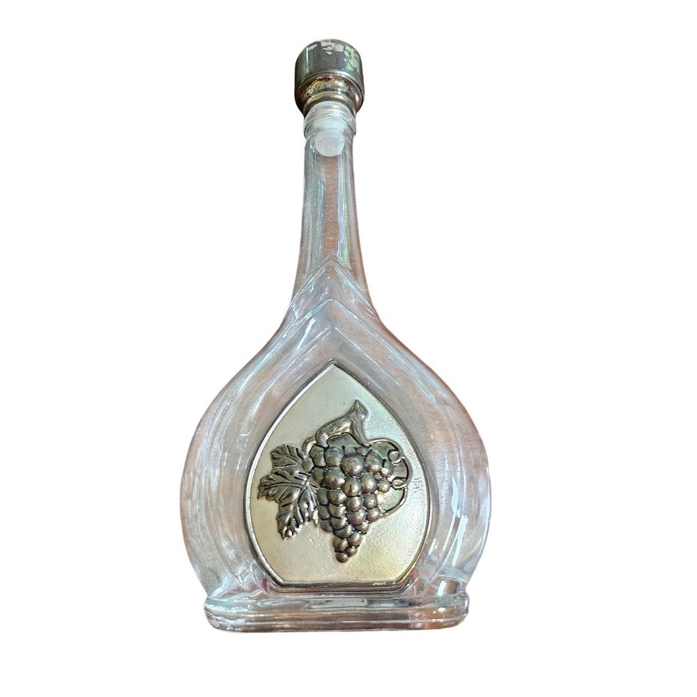 Glass Decanter Home Decor OS Clear Grape Medallion Silver Stopper